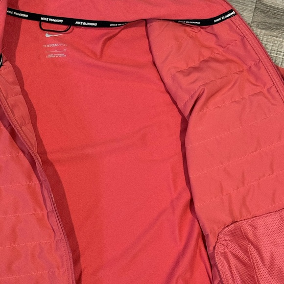Nike hybrid running jacket - Picture 5 of 8